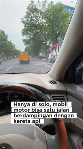 KABAR SEPUTAR SOLORAYA | Surakarta, Kota Solo menjadi satu-satu kota di Indonesia yang jalan protokolnya dilewati jalur rel kereta api (KA). Bahkan, jalur tersebut... | Instagram