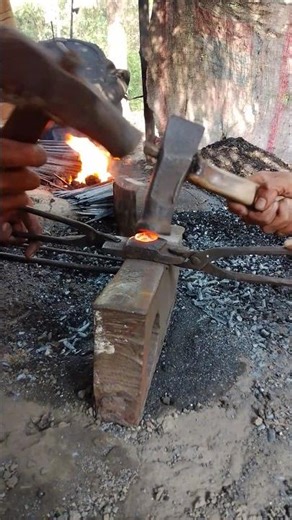 Iron Hammering 🔥#hammerwatch #working #new