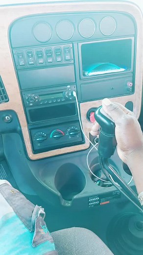 roy patrick143 (@noteboss)’s videos with Truck Sound - Relaxator