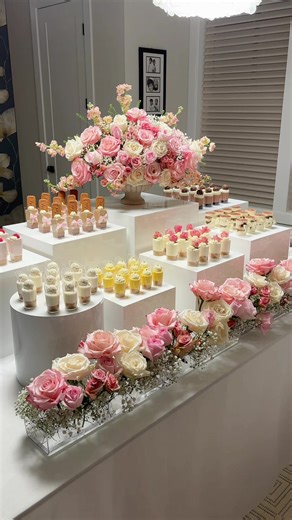 Set up a floral dessert table with me🌸✨ #desserttablestyling #sweetlysavored #desserttable #luxurydessertsideas #CapCut