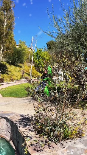 Alien Invasion: Pool Challenge Pranks Unleashed!