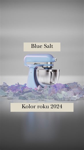 Nowość! Kolor roku 2024. Tego jeszcze nie było! Blue Salt to wyjątkowy mikser koloru niebieskiego w subtelnym opalizującym wykończeniu. Lakier zmienia barwę w zależności od padającego światła. Trochę różowy, trochę fioletowy i bardzo niebieski 😉 Piękny! | KitchenAid Polska