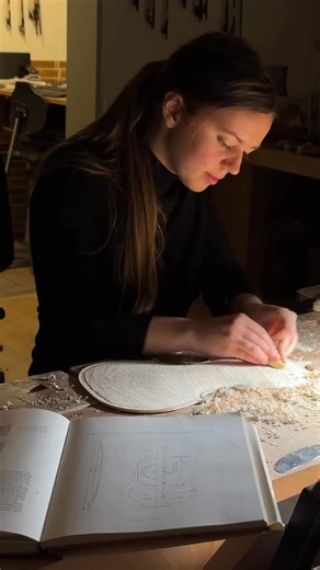 25K views · 714 reactions | The interplay of light and shadow reveal the arching of the violin. ️ #violin #geige #violinmaker #luthier #light # #shadow #workshop | Jessica.violins | Facebook