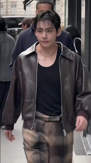 v#btsshorts#viralshort#bts#trendingshorts#btsviralshorts#btsarmy#taeshorts#btsv#taevideos#btssong#v