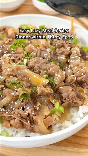 Gyudon (Japanese Beef Rice Bowl)