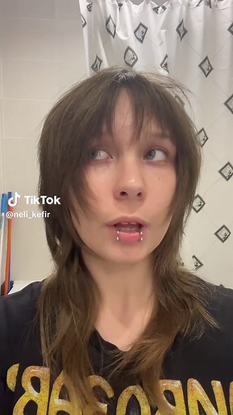 Alien Stage Cosplay: Creative Showcase