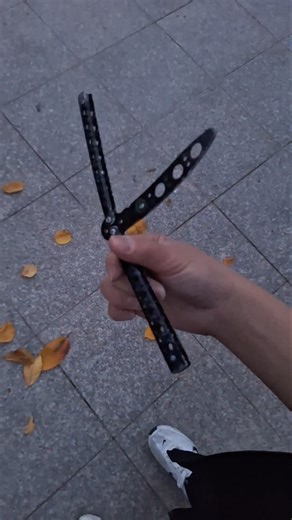 Easy Combo Pinsless ccc #balisongflipping #balisongtricks #balisong #ccc #combo #easy #발리송 #발리송러너