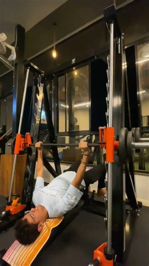CHEST Excerise Decline On Smith Machine 👈🤐!!“Follow for more fitness tips”