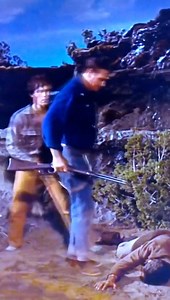 JOHN WAYNE HANDLES BUSHWHACKERS. | Jared Sanders