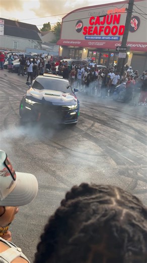 FIRE CAMARO DOING DONUTS 🔥