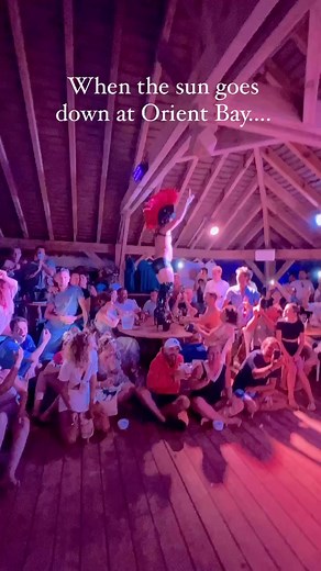 Showtime at the beach of Orient Bay 💃🏼 Madame Olga von Cartier, 👠 Lady Sargasse and friends had their first performance yesterday and with a full house! 🎭 Just after sunset, the Beach Club turned into a drag show. 👯‍♂️ A complete success for the Aloha Beach Bar team. Don’t miss the next show!#baieorientale #orientbaybeach #saintmartin #dragshow #sxm #magicofthecaribbean | Magic of the Caribbean