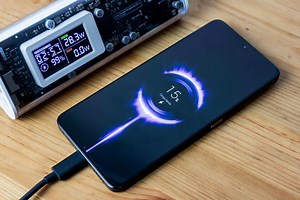 Carga rápida por cable o inalámbrica: velocidades máximas y cuál es mejor para la batería de tu móvil