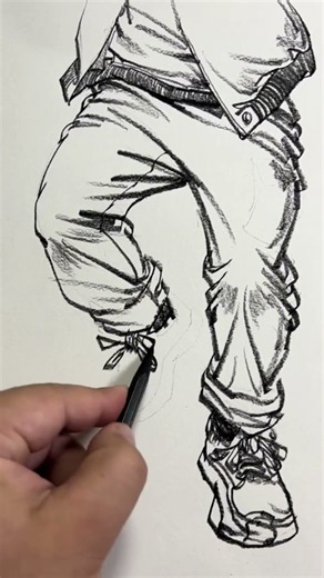 The Secret to Perfect Pencil Lines for Clothing Folds Every Artist Needs #drawing #art