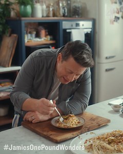 Cauliflower cheese...as a pasta dish...for only £0.70 per serving! 🔥 Just one of the delicious recipes coming up for you in tonight's Jamie's £1 Wonders Channel 4 at 8pm 🙌 Get all the recipes here >> jamieol.com/RecipesForOnePoundWonders | Jamie Oliver
