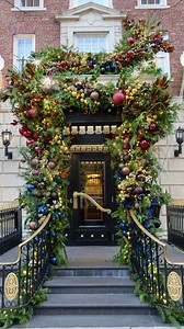 Our favorite holiday tradition has arrived, the Eliot’s annual holiday installation created in partnership with @orlykhonfloral & @rednosedecor. This year we introduced a moody forest concept featuring natural materials including magnolia and winter greens brought together through an elegant, organic design. We’re delighted to see our community enjoying the display, and we look forward to continuing to bring a sense of joy to our corner of Back Bay this season. | The Eliot Hotel, Boston
