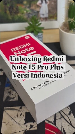 Tekno Kompas.com on Instagram: "Desain makin premium, kamera makin serius, inilah Redmi Note 15 Pro Plus versi Indonesia! Belum tau kapan meluncurnya nih, tapi kita dah tau beberapa hal, kaya: Yang didapet di dalem kotak: - Unit HP - Casing - Adapter charger 100W - Kabel data USB-C - SIM ejector - Buku panduan & kartu garansi 👇 Spesifikasi Redmi Note 15 Pro Plus: 📱 Layar AMOLED 6,83 inci 1.5K, 120Hz 🔋 Baterai 6.500 mAh + fast charging 100W 📸 Kamera utama 200 MP OIS ⚡ Snapragon 7s Gen 4 💾 RA