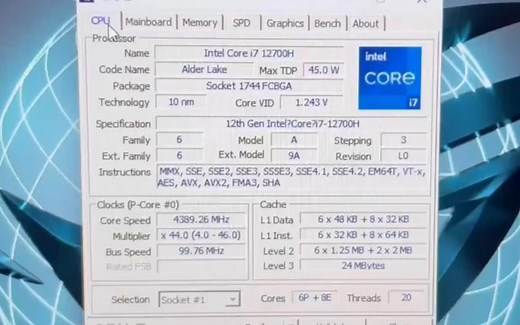 INTEL CORE I7 12700H处理器默频状态下性能参数和CPU-Z测试得分。感谢粉丝“Anesan”提供测试视频！