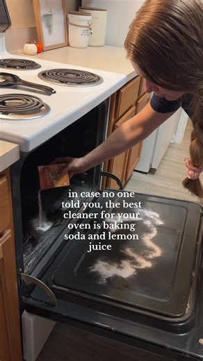 Effective Oven Cleaning Tips Using Baking Soda