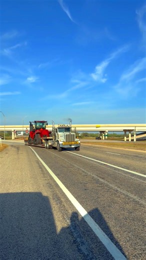 Another big red tractor headed to its new home! Jonathan got this CASE IH Steiger 595 Quadtrac delivered for Zach, and it rolled out behind our white Peterbilt looking sharp. 🤘 We took in a Fendt Vario on trade — so if you’re a Fendt guy (we don’t get it, but we’re not here to judge 😅), give us a shout and we’ll make you a deal! 👉 Check it out at willcoequip.com #caseih #steiger595 #quadtrac #BuiltForTheField #FocusedOnTheFuture | Williamson County Equipment Co