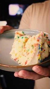 How to make a Funfetti Cake for your office crush 🧁 #recipe #baking #funfetticake #cake