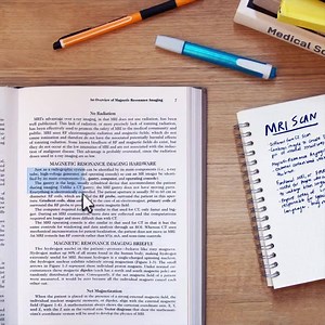 教科書を開いて机に向かうだけが勉強ではありません。インテル® プロセッサーを搭載したノートブックPCなら、学びの可能性を大きく広げてくれます。 #intel #インテル | Intel