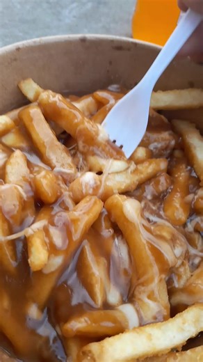 Discovering Poutine: A Canadian Culinary Delight