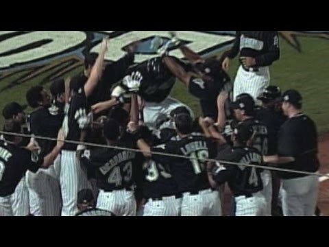 2003 WS Gm4: Gonzalez wins it with a walk-off homer