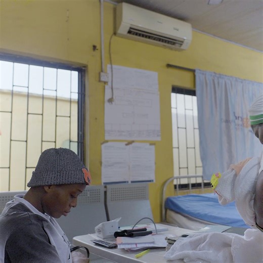 #Nigeria is strengthening primary health care for more than 25 million people—improving maternal, newborn, and child health, and making health systems more resilient. 👩🏽‍⚕️Meet the health workers and mothers at the heart of Nigeria’s health transformation. Their stories show why investing in health systems matters for every family. #HealthWorks 👇 Watch, learn, and share! | World Bank Nigeria