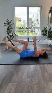How to Master the Dead Bug Core Exercise Level 3: Engage Abs For A Pain-Free Back