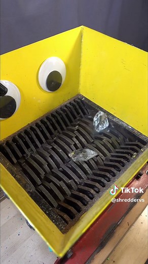 Shredder Vs Giant Diamond #shreddermachine #shredder #diamond #oddlysatisfying #satisfying