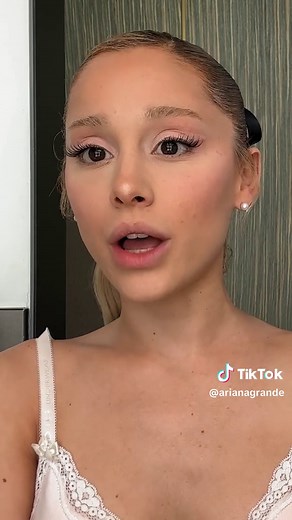 most nervous i’ve been in so long and definitely not the best i’ve ever done my make up but we had a lovely time :) thank you for having me and for making space for my very Cancerian humanness 🦀 Director: @Gabriellereich DP: Alex Hass Editor: Michael Suyeda Entertainment Director, Vogue (and sweet friend): Sergio Kletnoy @Vogue #VogueBeautySecrets