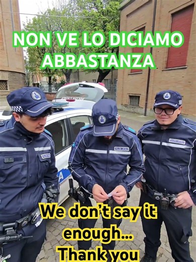 Prank with the police 😂🚓 (This went wrong?) prank #policeprank #polizia #italia