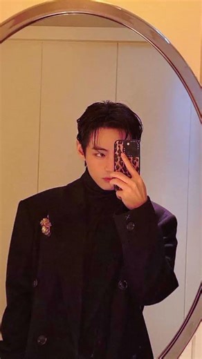 Taehyung mirror selfie era 😩😉😗😚#BTS#army#forever💜