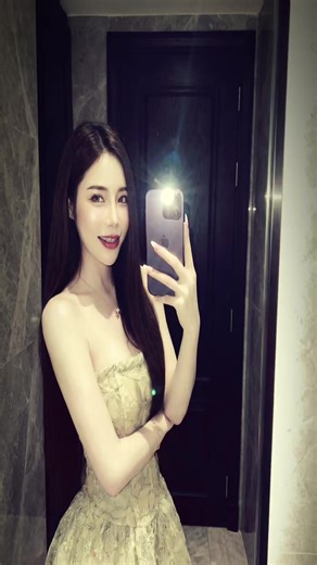 วิดีโอของ ลักยิ้ม (@icanbe.babe) พร้อมเพลง เสียงต้นฉบับ - กร บ่แคร์.