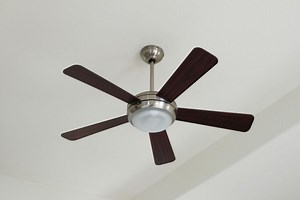 Can a Ceiling Fan Fall? (How To Avoid It)