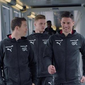 17K views · 349 reactions | Zwei Teams auf gleicher Flughöhe. ⚽ Heute haben wir die Schweizer Fussballnationalmannschaft nach Russland geflogen und wünschen ihnen viel Erfolg für die kommenden Spiele. #HoppSchwiiz  | Swiss International Air Lines | Facebook