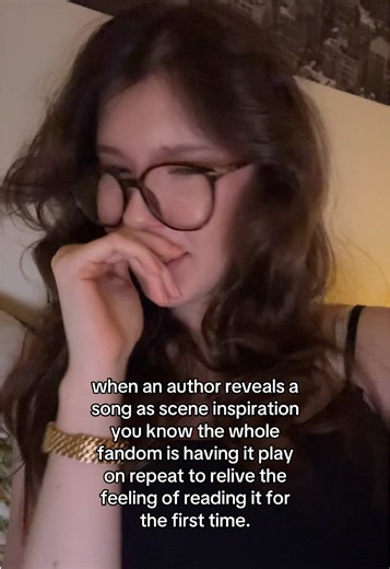 Did I cry watching the interview? You best believe I did. #sjm #booktok #acotar #rhysand #bookish