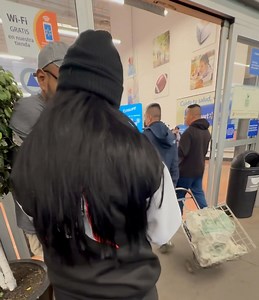 Señor José Luis Y sus 2 hijos🙏 Apadrina un Deseo Real Si alguien tiene ropa de Niña talla 14 que quiera donar por favor escríbanme o juguetes, en Especial carritos para niño de 5 años | Lady Shani AAA