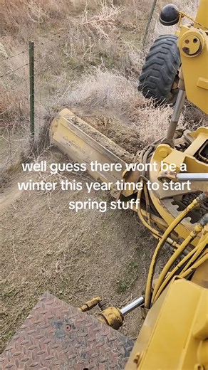 Allatt Motor Grader: Cleaning Up the Fenceline