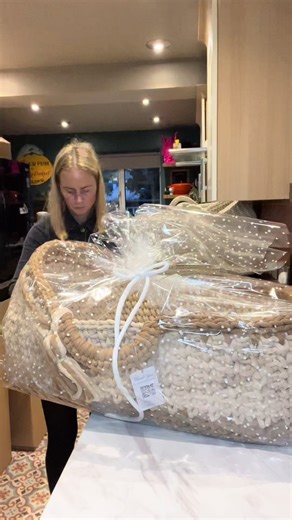 Crema & Brown Sugar - Knit Loop Stitch 🥰 www.darcyscarlett.co.uk DM to make a 50% deposit #crochetmosesbasket #neutralnursery #newmum #nurseryinspo #baby