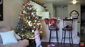 Noël avec un bébé, ça donne quoi ? La réponse en vidéo :-D Bonne soirée les DDM ! | Drôles de Mums