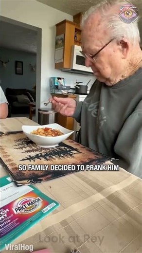 Grandpa vs. The spoon prank 🤣👴🥄 #pranklife #familyfun
