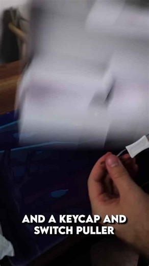 This keyboard features a unique keycap with an ocean inside, highlighting its impressive quality