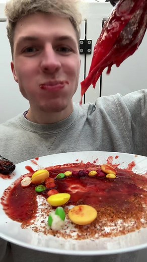 🌈🥒😳SKICKLE!😳🥒🌈 #skittles #pickle #pickles #tastetherainbow #chamoypickle #asmr