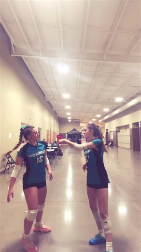 Twin n em☀️🏖️#volleyball