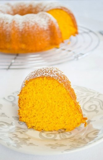 Queque de Zanahoria en Licuadora Ingredientes: . 2 1/4 tazas de harina sin preparar . 1 cucharada de polvo de hornear . 1 pizca de sal . 4 huevos . 3/4 taza de aceite vegetal . 1 1/2 tazas de azúcar (o menos, o más) . 250 g de zanahoria cruda Receta: @mividaenundulce Música: Early Hours Músico: @iksonofficial | Mi Vida en un Dulce