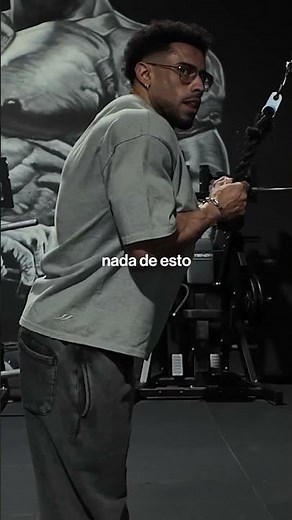 Correct technique for performing triceps extensions with a rope 📝