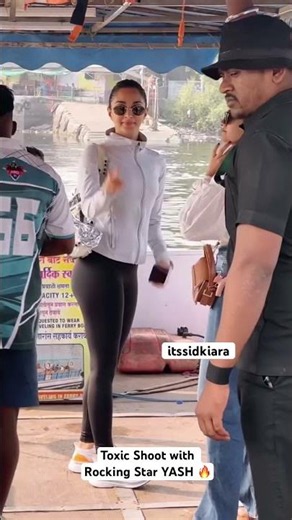 Kiara Advani spotted at Versova Jetty, leaves for #Toxic movie shoot with #Yash ❤️🔥 #itssidkiara