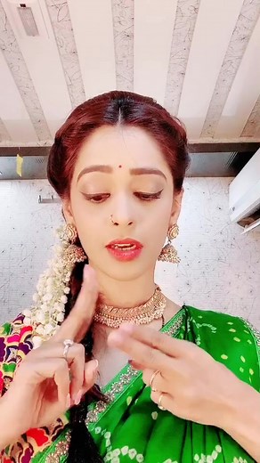 Fun Garba Dance by Mugdha Chaphekar and Prachi