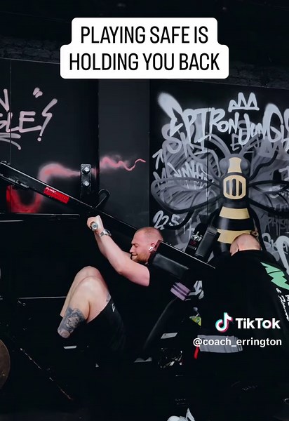 One change. Everything shifted. I was loading 65kg on the pendulum. Ali walked over: Make it 70kg. Or I’m telling Isaac you’re not training hard enough. I loaded 70kg. Smashed 5 reps. Six weeks ago? 55kg for 7 was my working set. That’s 15kg added in under a month. The difference? Someone holding me accountable to train at the intensity I’m capable of. You don’t need another programme. You need someone who won’t let you settle for safe. Ready to stop leaving results on the table? DM “BLACK FRIDA